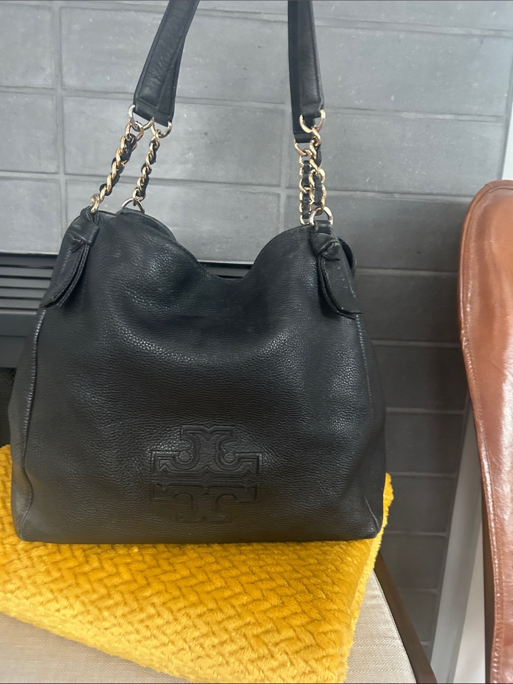 TORY BURCH BLACK LEATHER HARPER HOBO HANDBAG